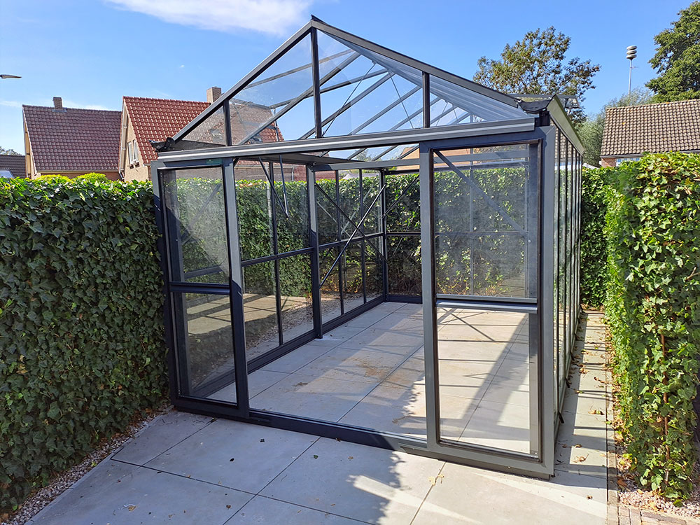 HBS greenhouse photo 2
