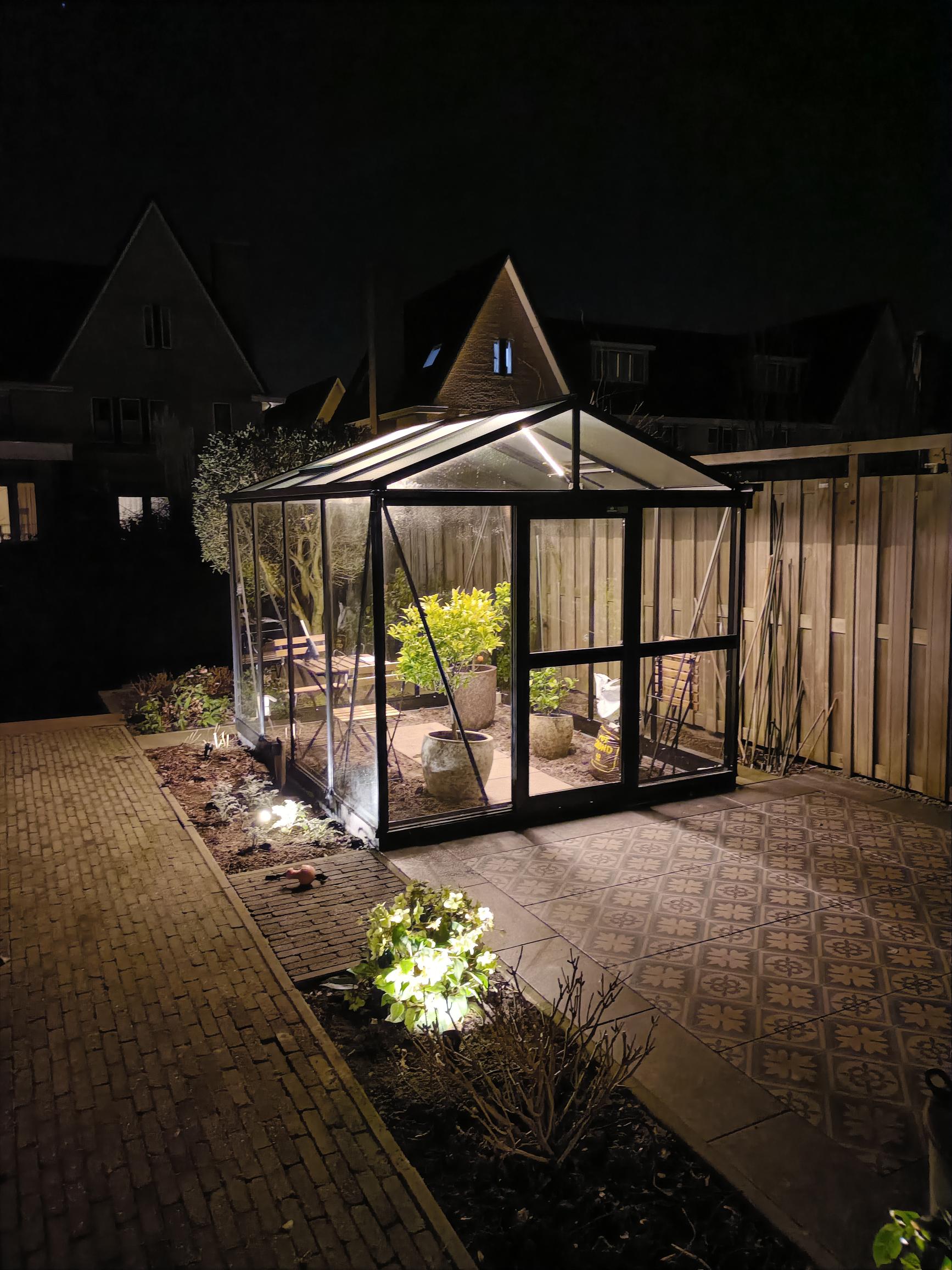 HBS mini greenhouse photo 3